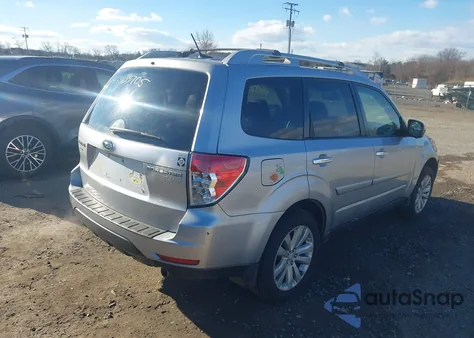 2013 Subaru Forester 2.5X Touring z USA, uszkodzony, nr VIN JF2SHAGC0DH414573
